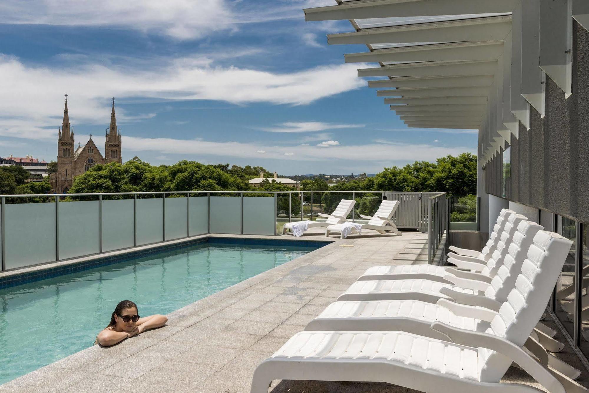 Oaks Ipswich Aspire Suites Bagian luar foto